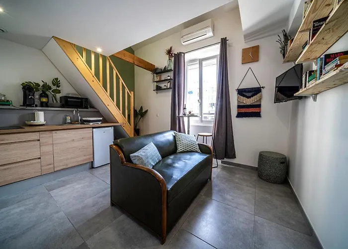 Le Chartreuse / Rent4night